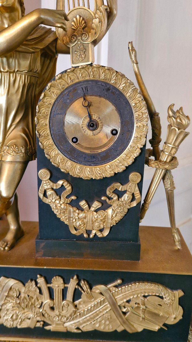 Ständeruhr aus der Empire-Zeit aus Bronze