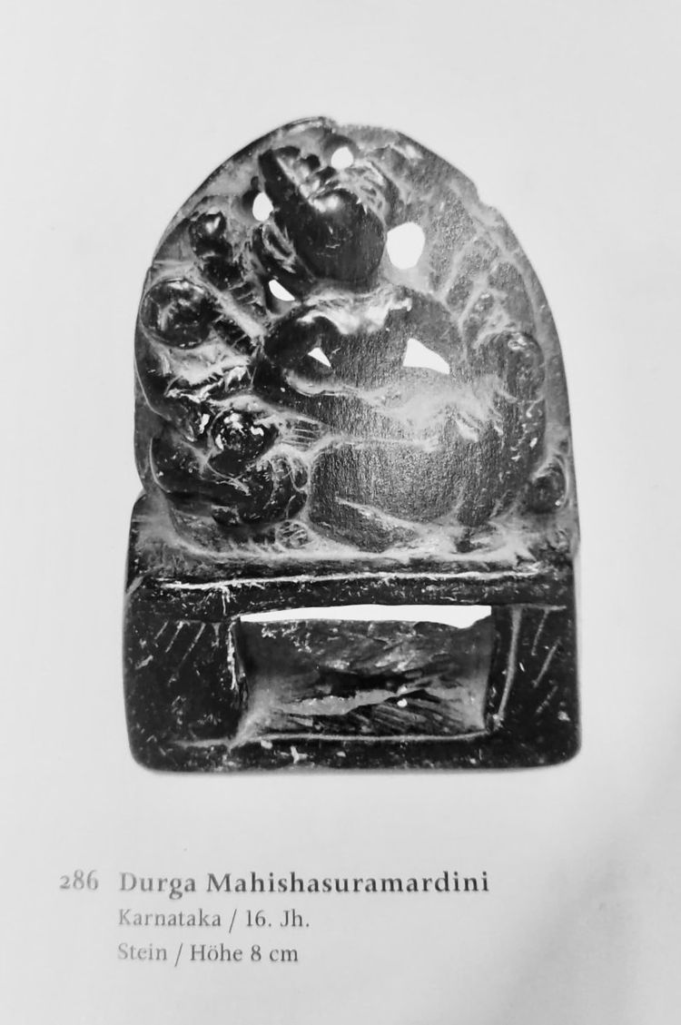 Ganesh en pierre noire sculptée, Inde, XVIIe siècle