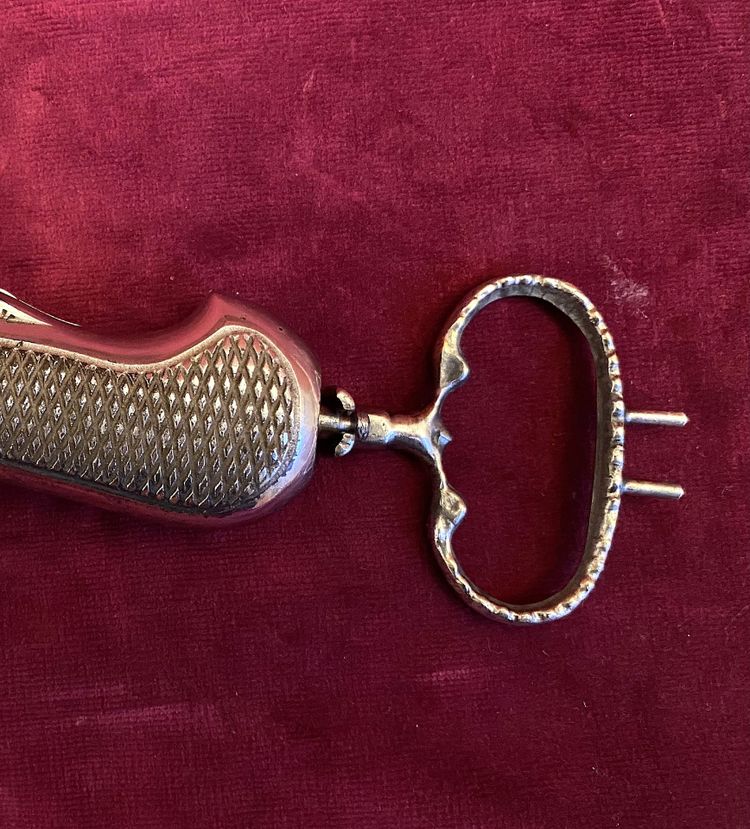 Boite nécessaire d'un pistolet à air comprimé