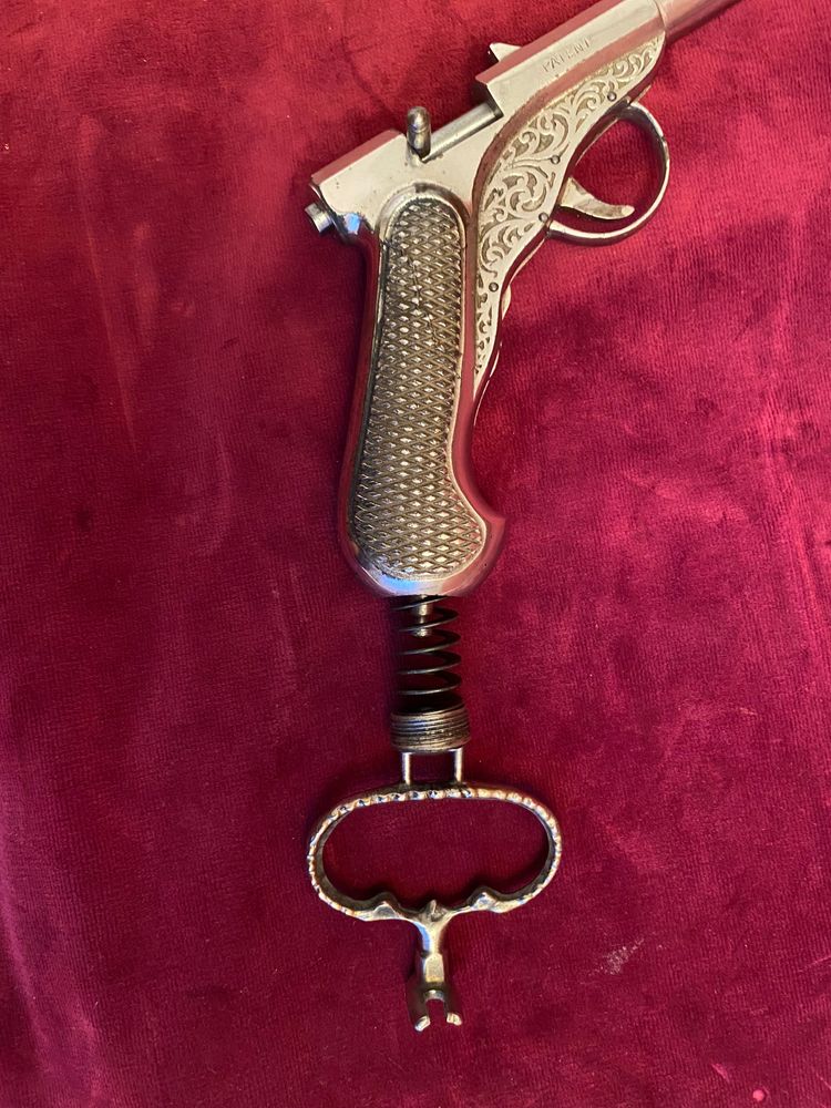 Boite nécessaire d'un pistolet à air comprimé