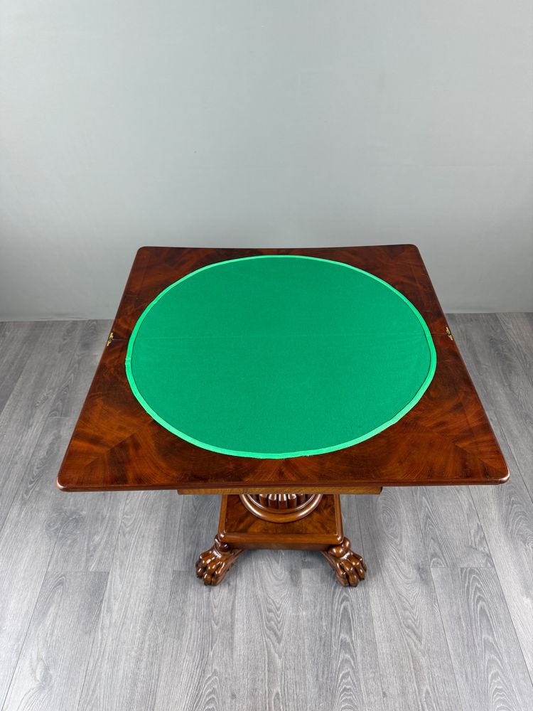 Mahagoni-Spieltisch, 19. Jahrhundert