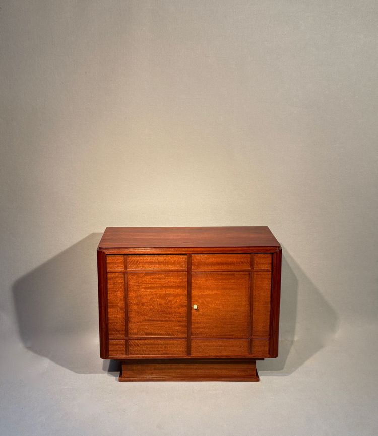 Sideboard aus der Art-Deco-Zeit mit Palisanderfurnier