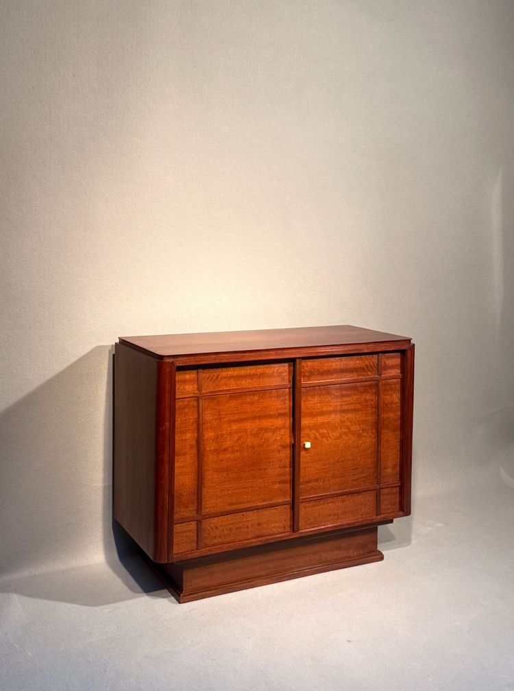 Sideboard aus der Art-Deco-Zeit mit Palisanderfurnier