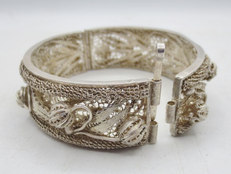 Bracciale in filigrana d'argento.