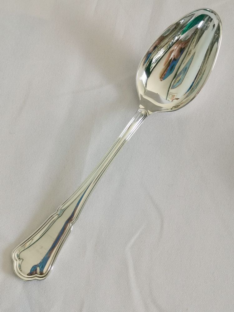 Set di 12 grandi cucchiai da tavola in metallo argentato Ercuis Victoria