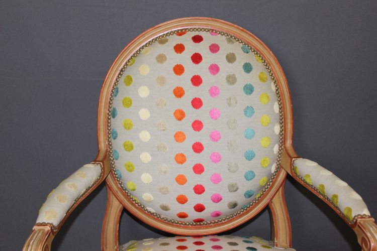 Paire de Fauteuils de Style Louis XVI Médaillon  