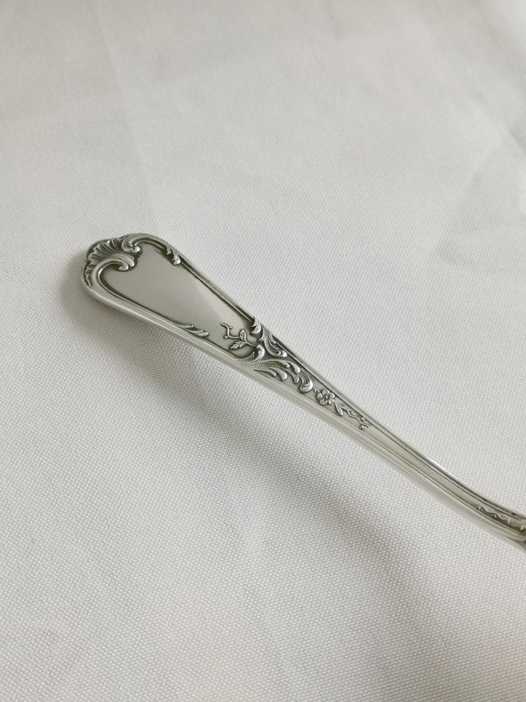Set di 12 cucchiaini da dessert Ercuis Louis XV du Barry, placcati in argento, 18,8 cm.
