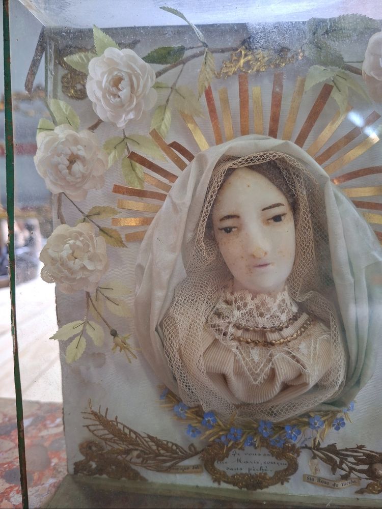 Reliquaire de dévotion sous verre – Vierge Marie – XIXe siècle 