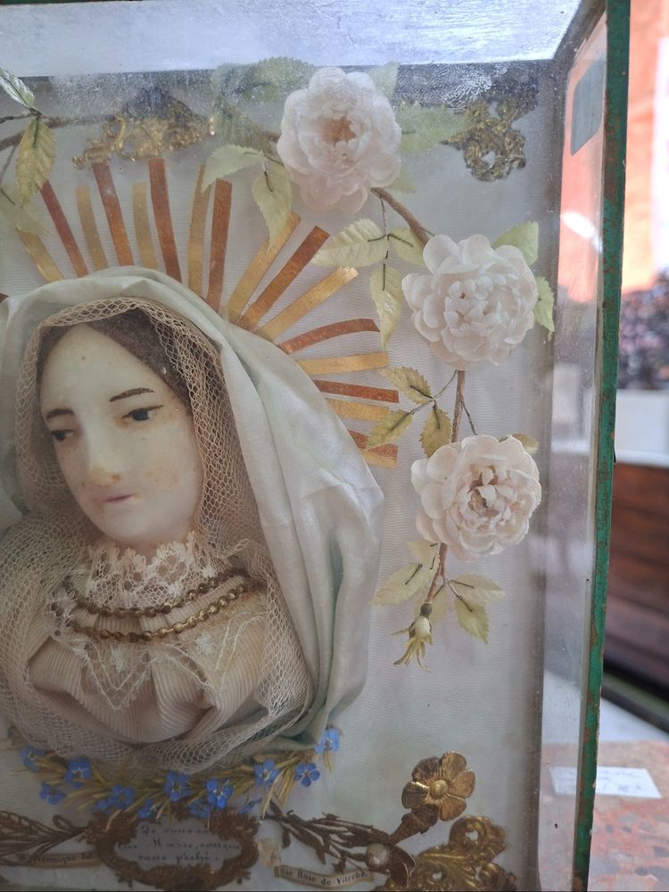 Reliquaire de dévotion sous verre – Vierge Marie – XIXe siècle 