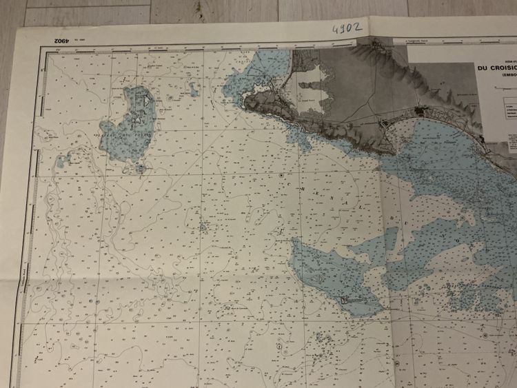 Large nautical chart "Le Croisic to Pointe St Gildas"