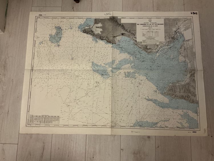 Large nautical chart "Le Croisic to Pointe St Gildas"