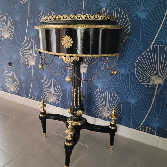 Complete Napoleon 3 planter, its Zinc tray, and its XIX Century Napoleon III bronzes