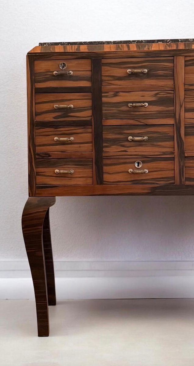 Meuble à douze tiroirs en placage d’ébène de Macassar, Art déco