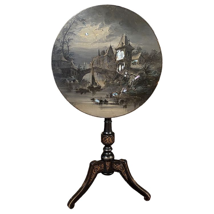 Tavolo basculante in stile Napoleone III decorato con un paesaggio al chiaro di luna.