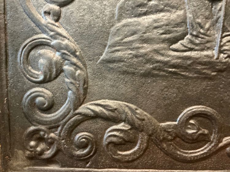 Large antique cast iron fireplace plate from the 19th century (82x82cm)