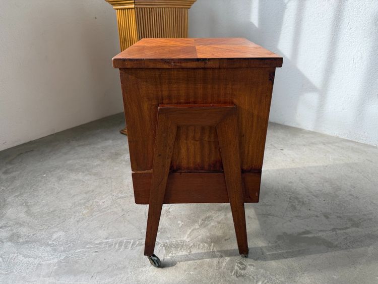 Tavolino laterale / Comodino