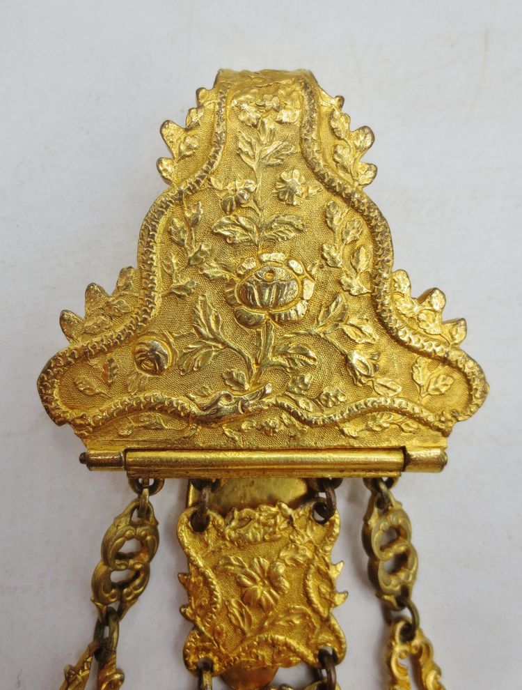 Châtelaine d' époque Restauration. 