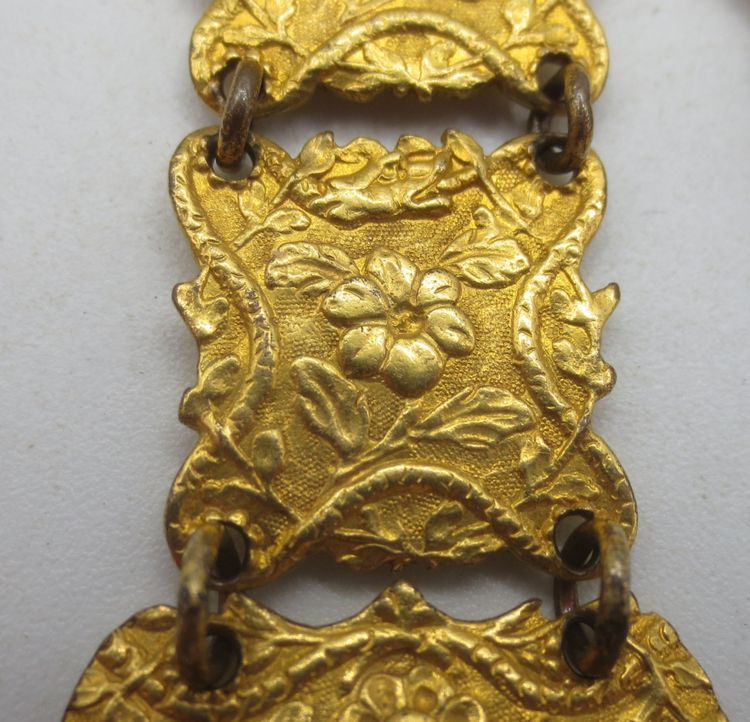 Châtelaine d' époque Restauration. 
