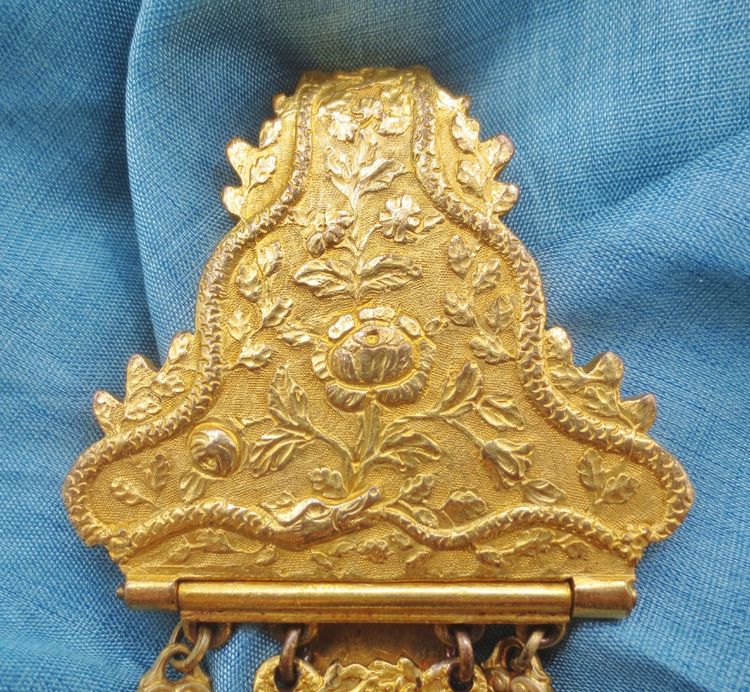 Châtelaine d' époque Restauration. 
