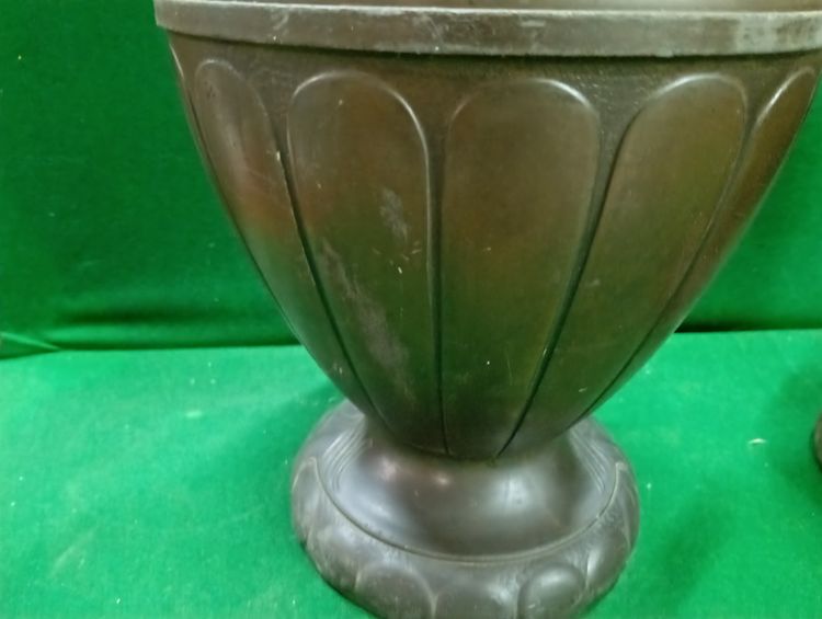 Paire de vases en terre cuite patinée – Style Art Nouveau – Vers 1900