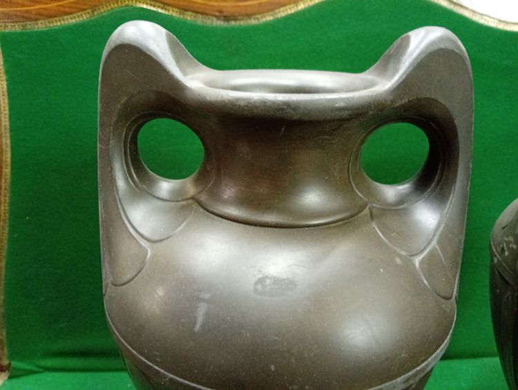 Paire de vases en terre cuite patinée – Style Art Nouveau – Vers 1900