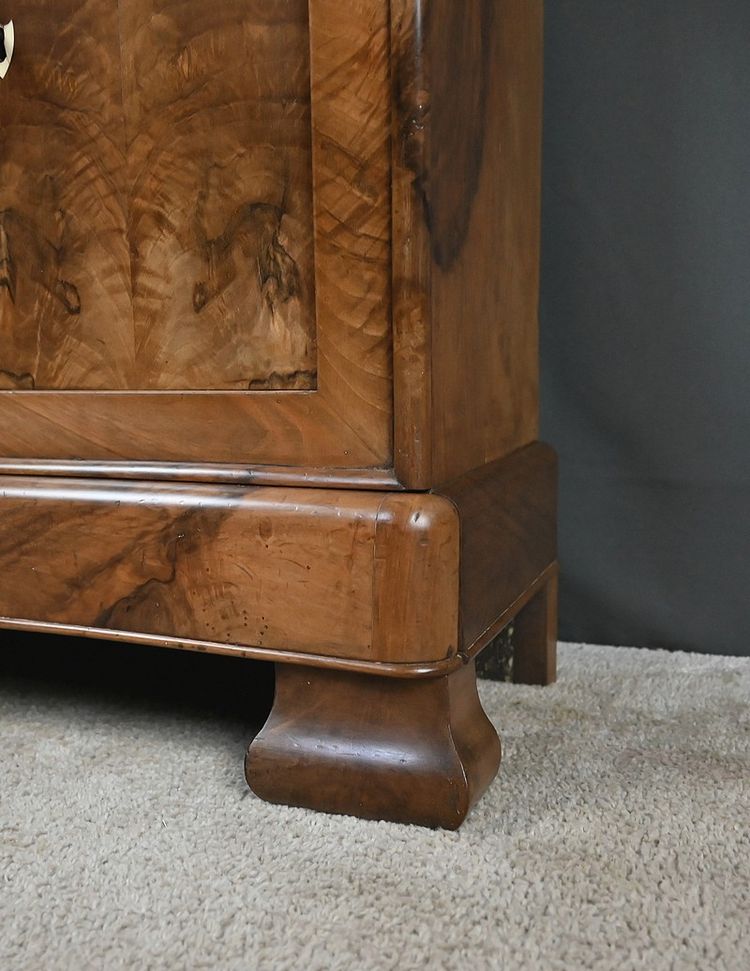 Kleines niedriges Buffet aus Nussbaumholz, Louis-Philippe-Stil – 19. Jahrhundert