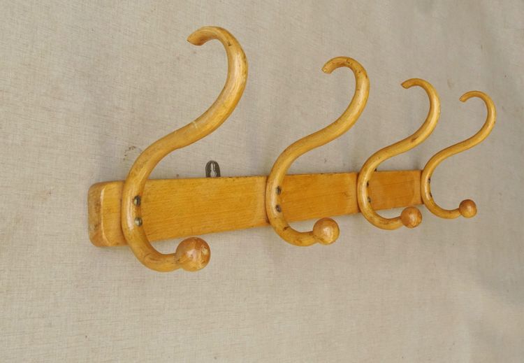 Appendiabiti a muro, in legno curvato, semplice e robusto - 1930 -