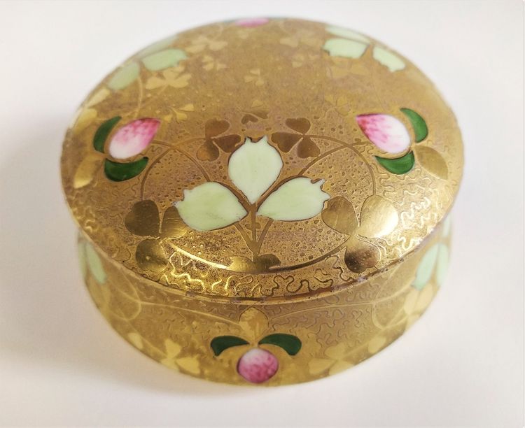 Limoges Boite En Porcelaine Peinte  à la Main Art Nouveau