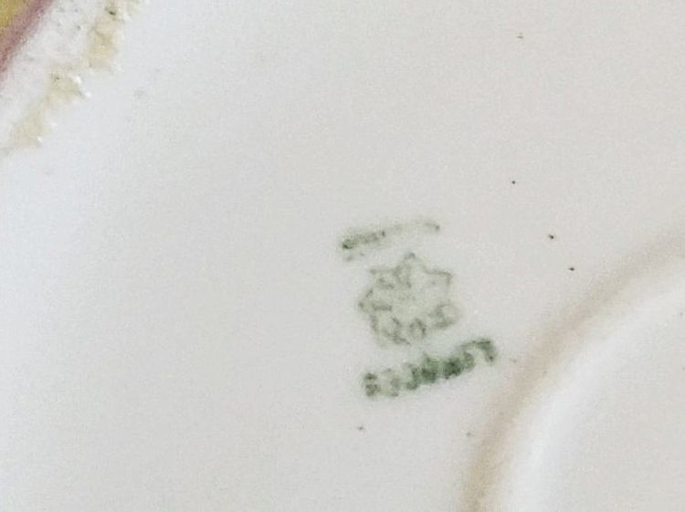 Limoges Boite En Porcelaine Peinte  à la Main Art Nouveau