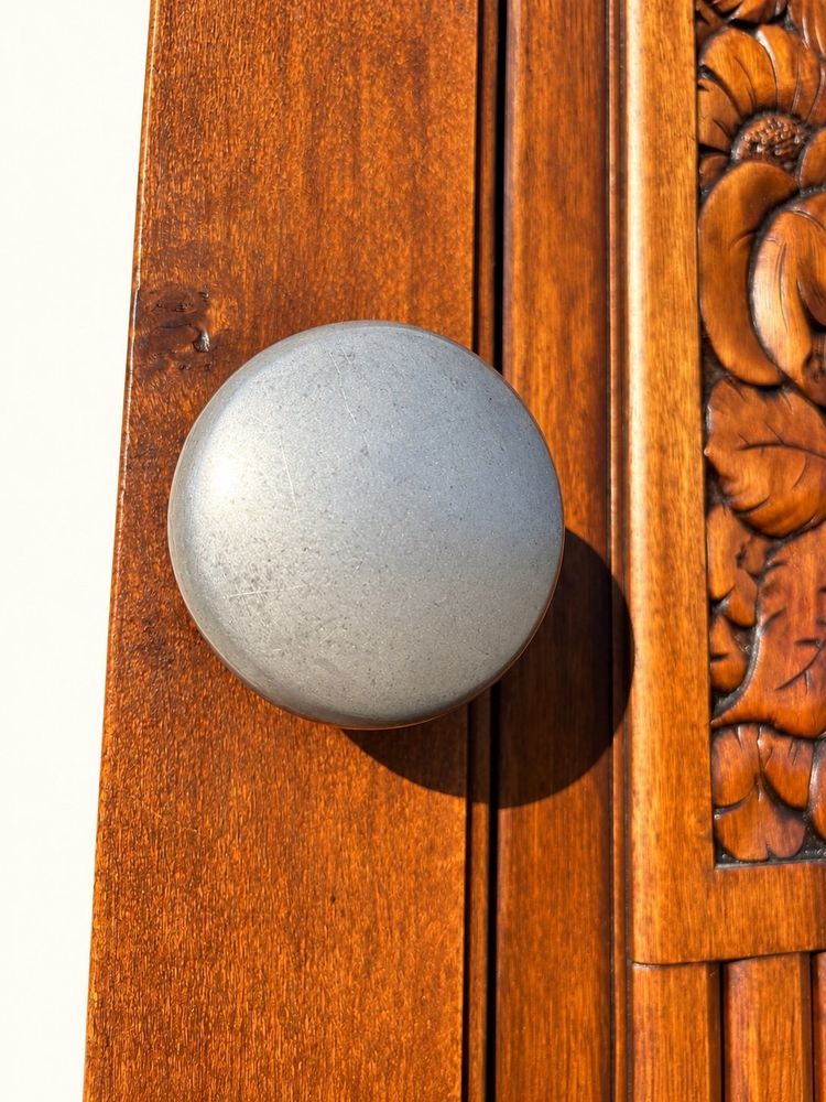 Art-Déco-Garderobe Massivei​che Geschnitzter Facettenspiegel 1930