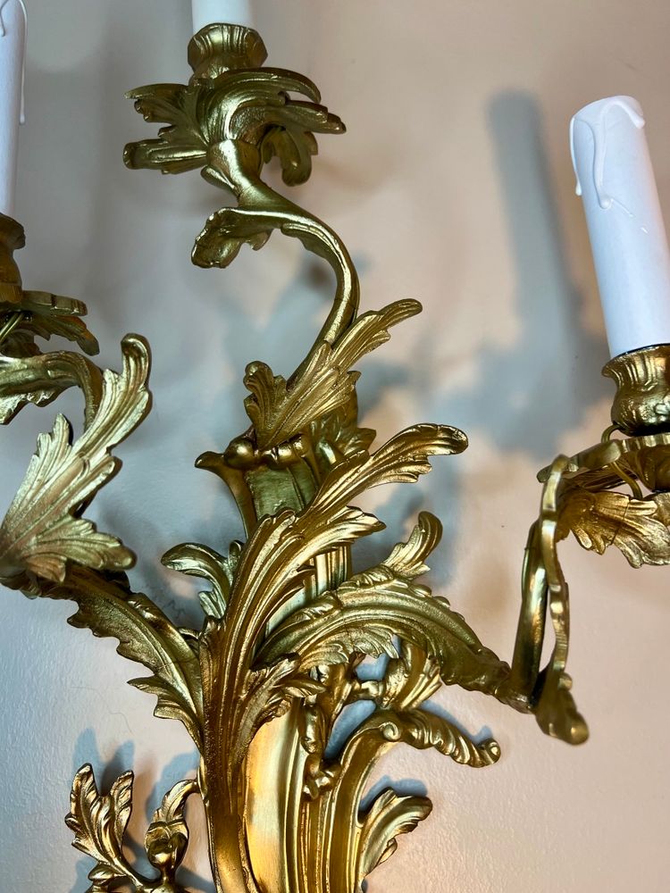 Large pair of rocaille style Louis XV wall sconces, 3 lights