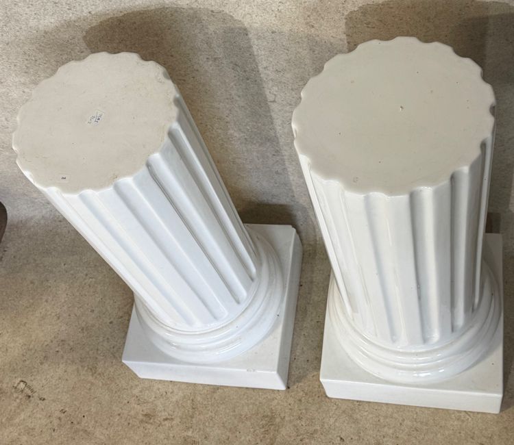 Paire de colonnes faience blanche