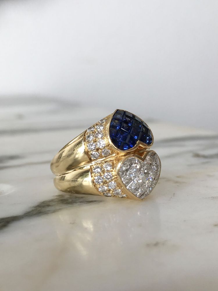 Toi & Moi ring in 18K yellow gold with sapphires and diamonds