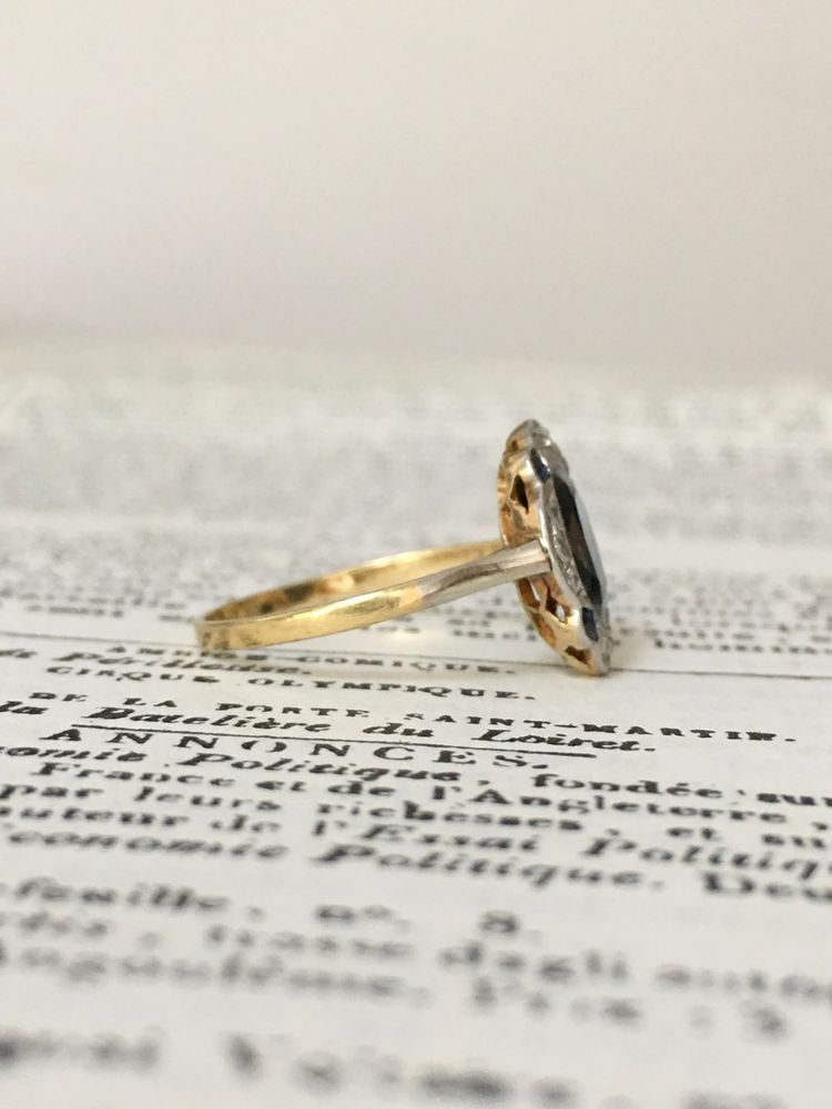 Art Deco ring in 18K yellow gold and platinum with sapphire and diamonds