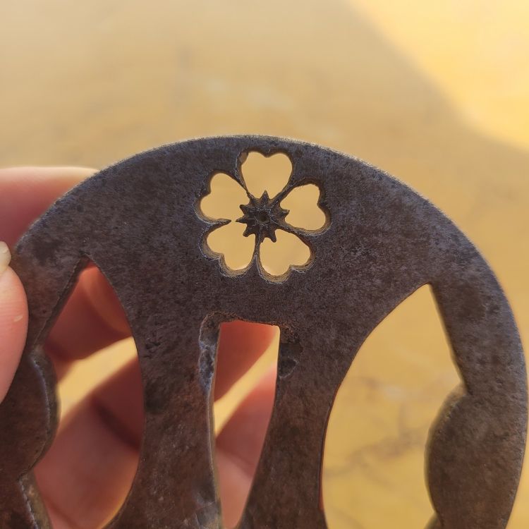 Tsuba Maru-gata en fer, époque Edo (1603-1868)