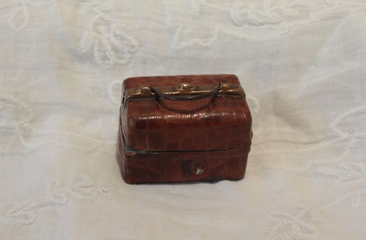 Late 19th century suitcase-shaped travel inkwell