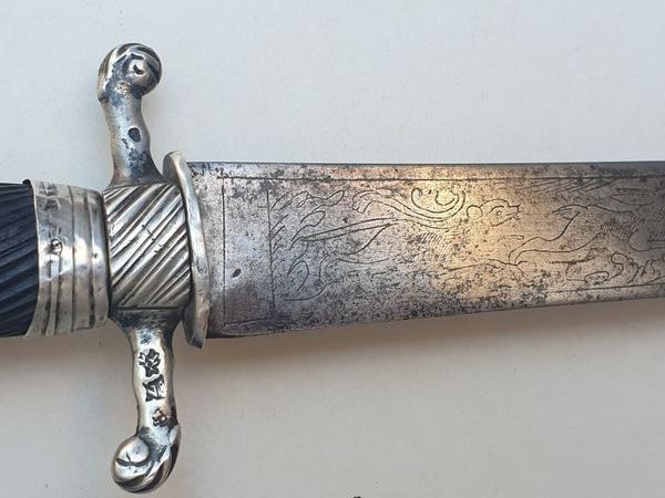 18th Century Hunting Dagger - Silver from the Farmers General - Blade engraved with hunting scenes