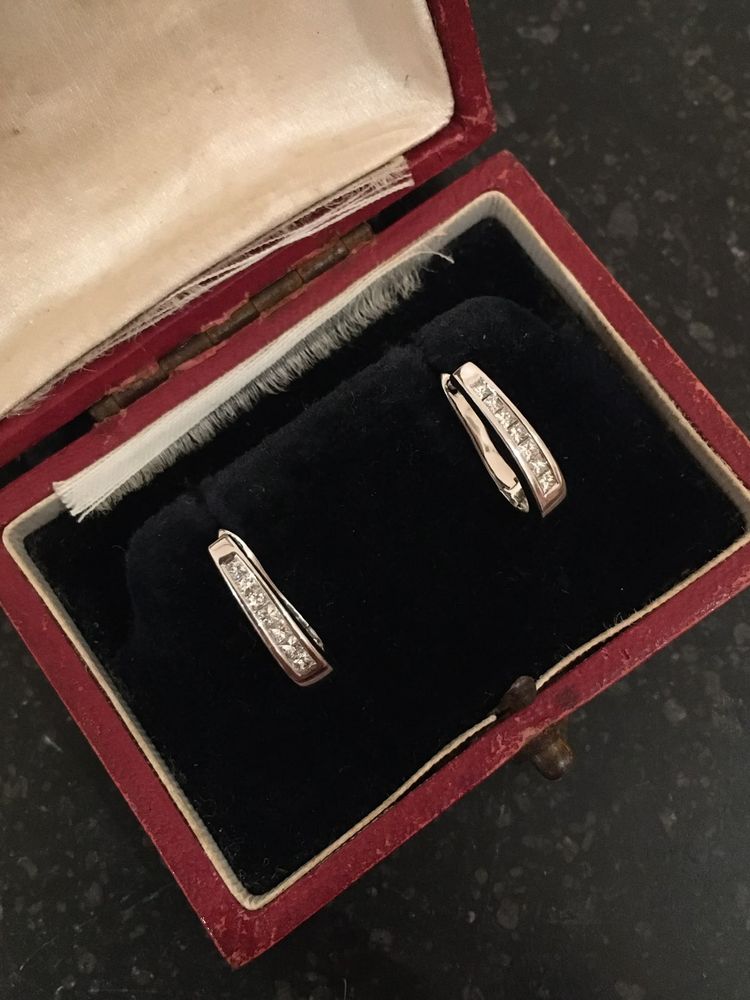 18K white gold and diamond earrings