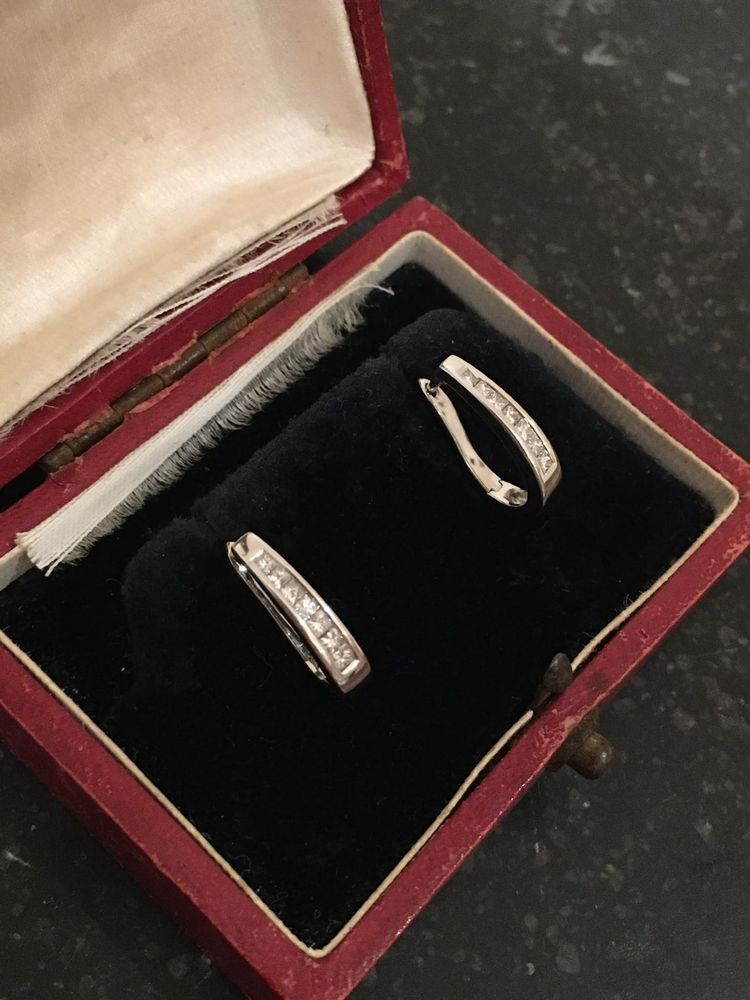 18K white gold and diamond earrings