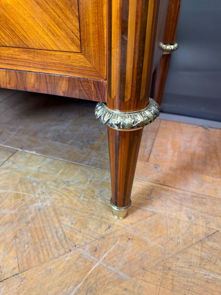 Commode Louis XVI en Bois de rose et palissandre