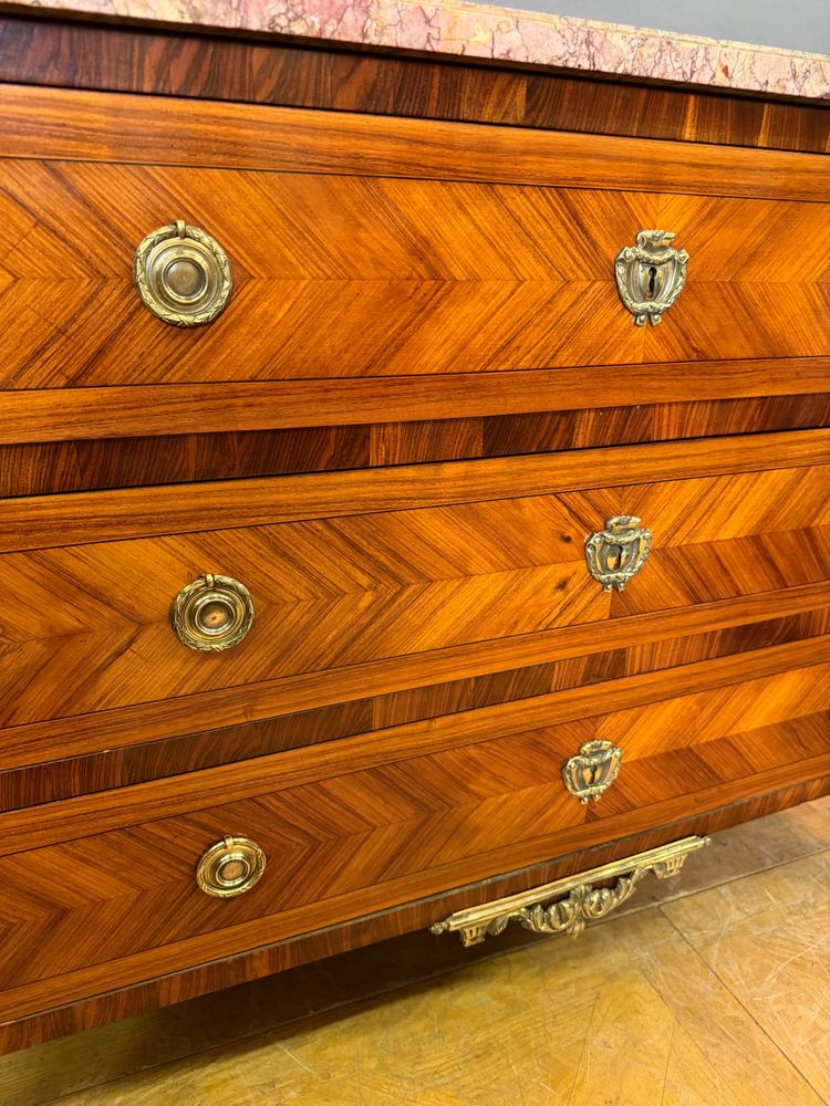 Commode Louis XVI en Bois de rose et palissandre