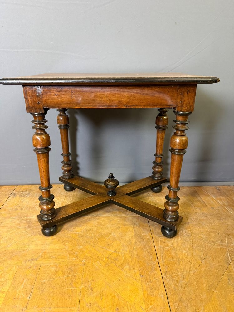 Table Louis XIII en Noyer 