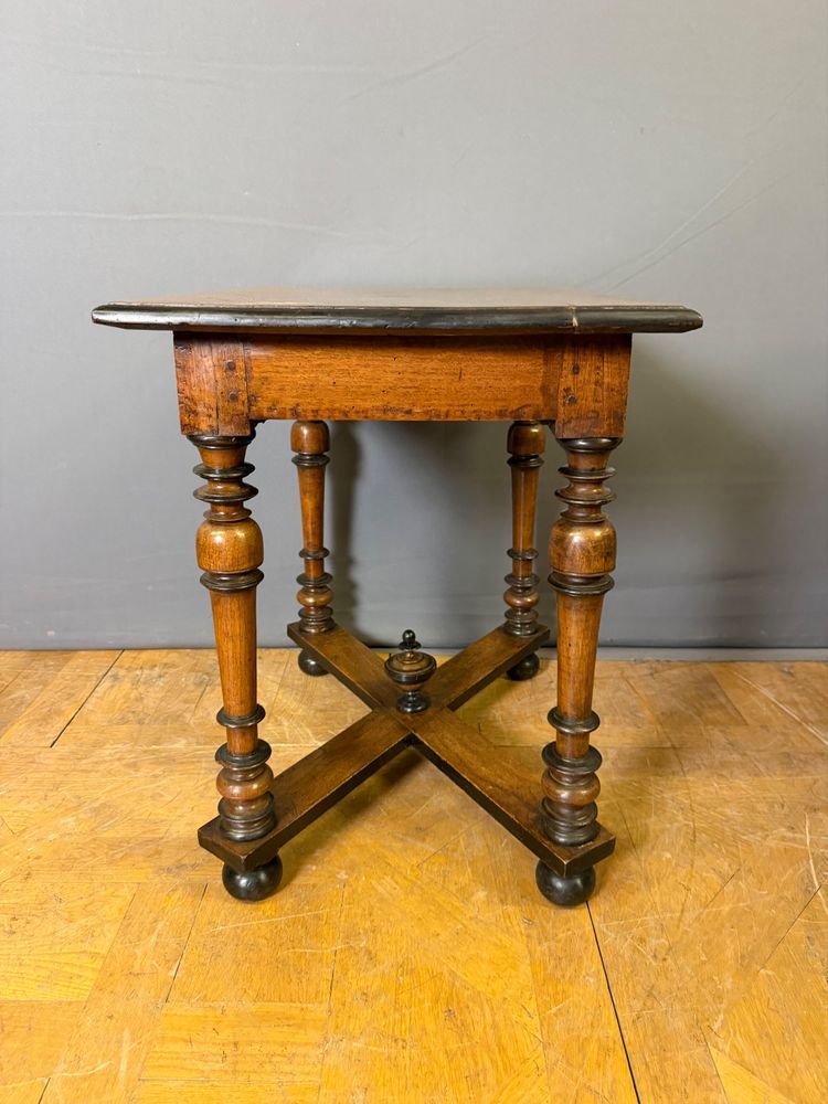 Table Louis XIII en Noyer 