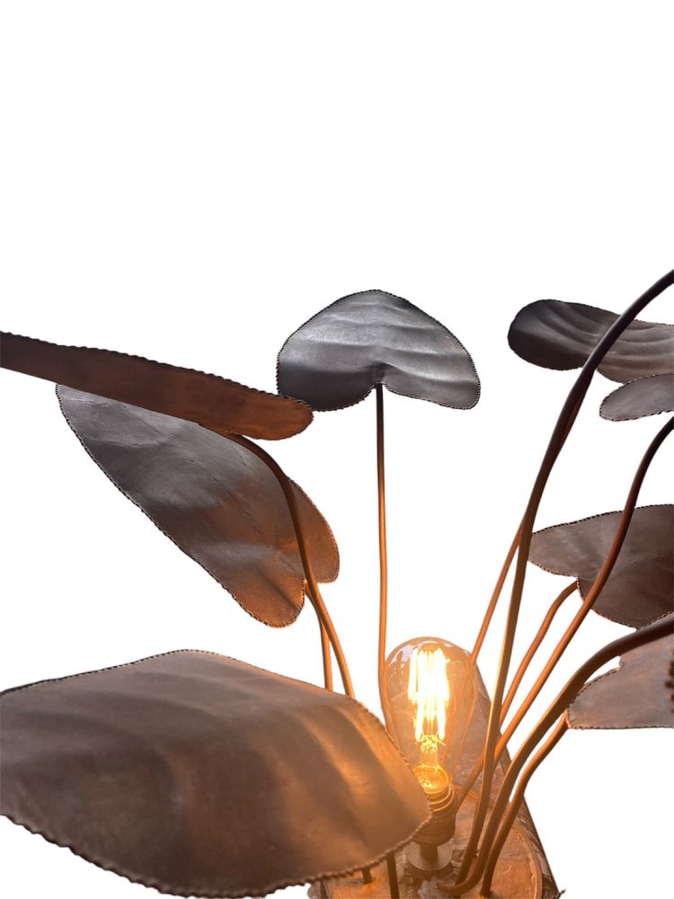LAMPE SCULPTURALE EN MÉTAL, ANNÉES 1960/70