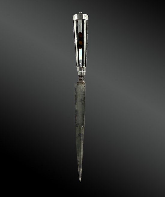 Stiletto corso, impugnatura robusta con finiture in argento. Francia, XIX