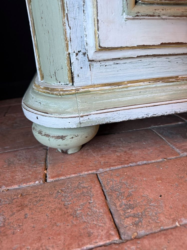 Louis XV style Liège buffet dating from the early 19th century, beautiful patina