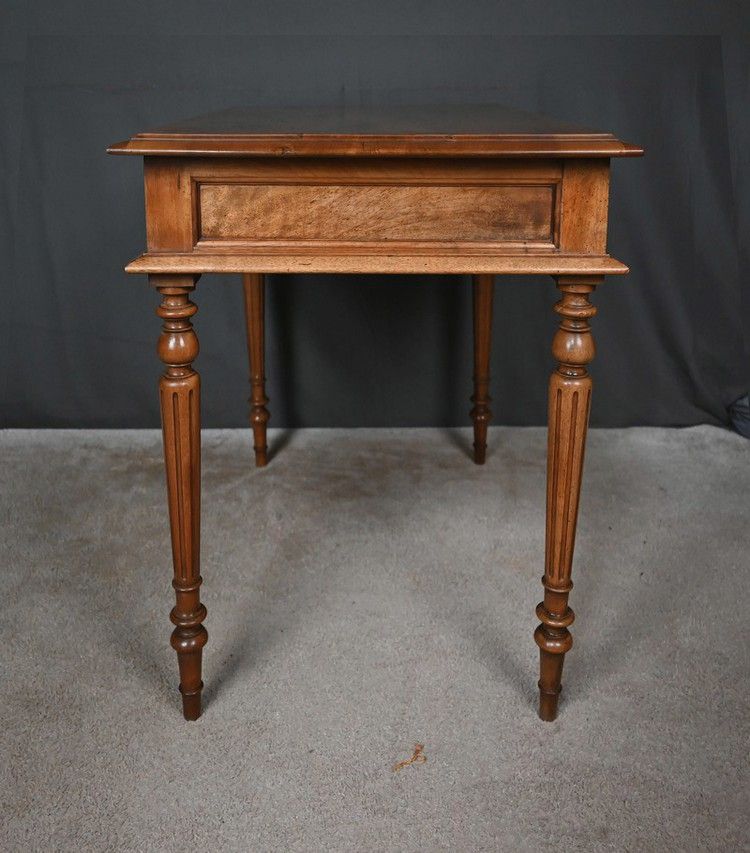 Solid walnut desk, Louis XVI style – 1920