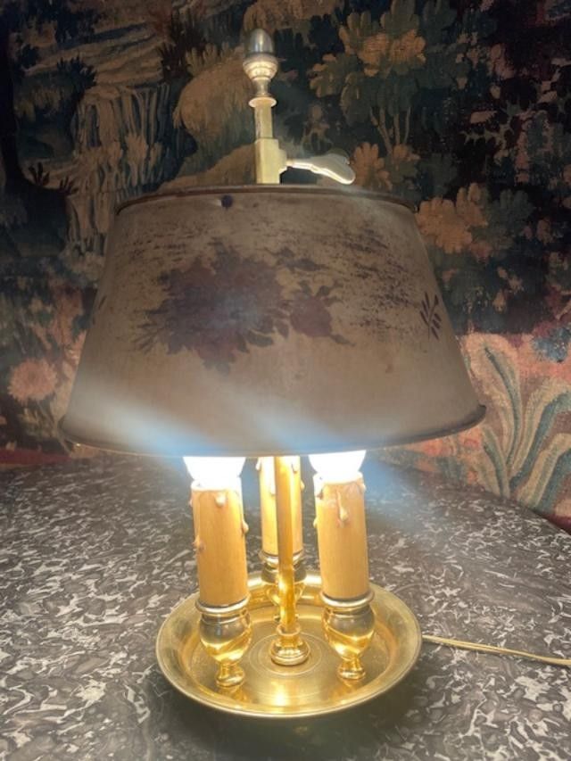 Charmante lampe bouillotte de style Louis XVI