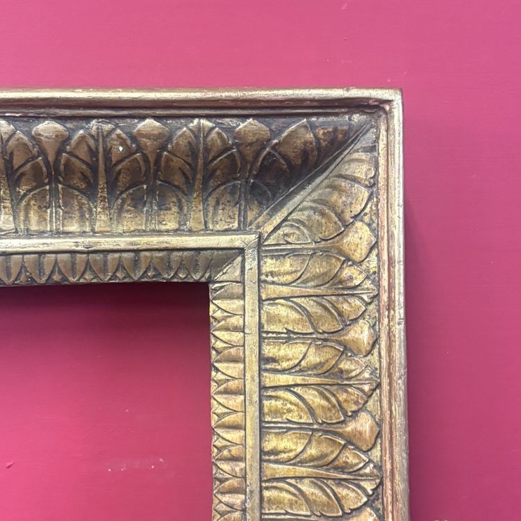 Antique 18th-century frame gilded with gold leaf, featuring a leaf motif in relief. Dimensions: 50 x 42 