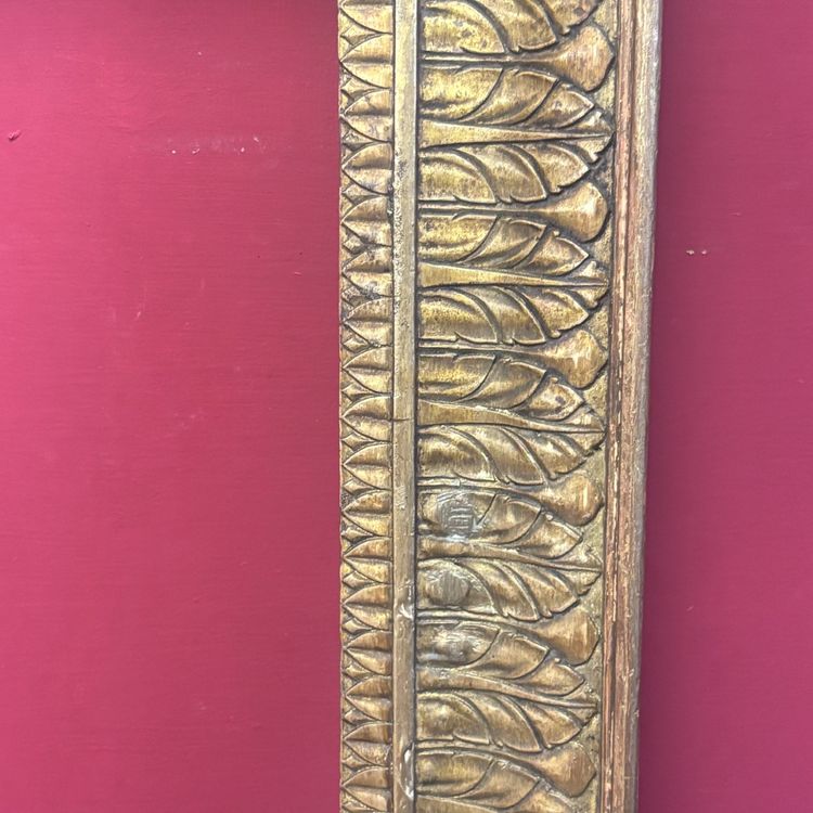 Antique 18th-century frame gilded with gold leaf, featuring a leaf motif in relief. Dimensions: 50 x 42 